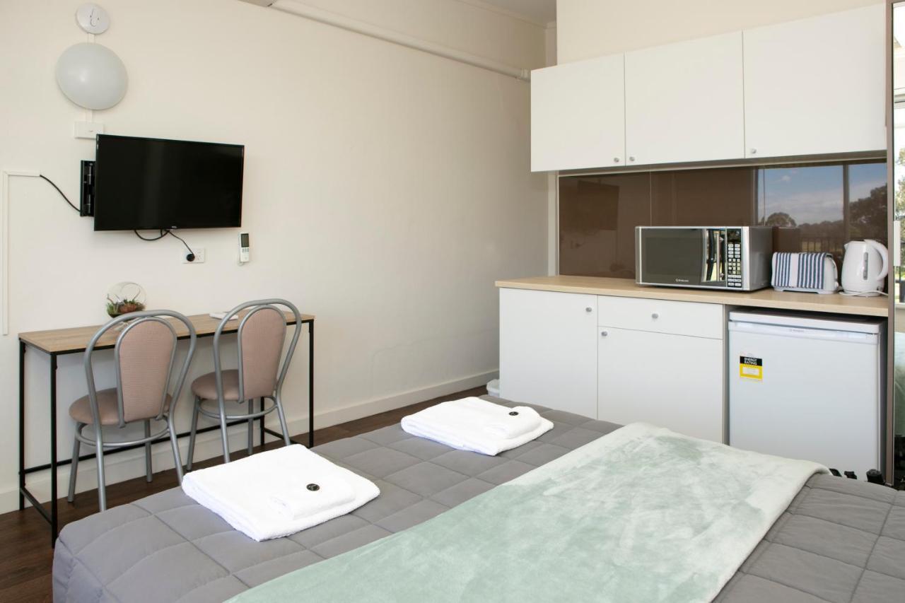 Rivers Apartments Motel Sale Gippsland Exterior photo