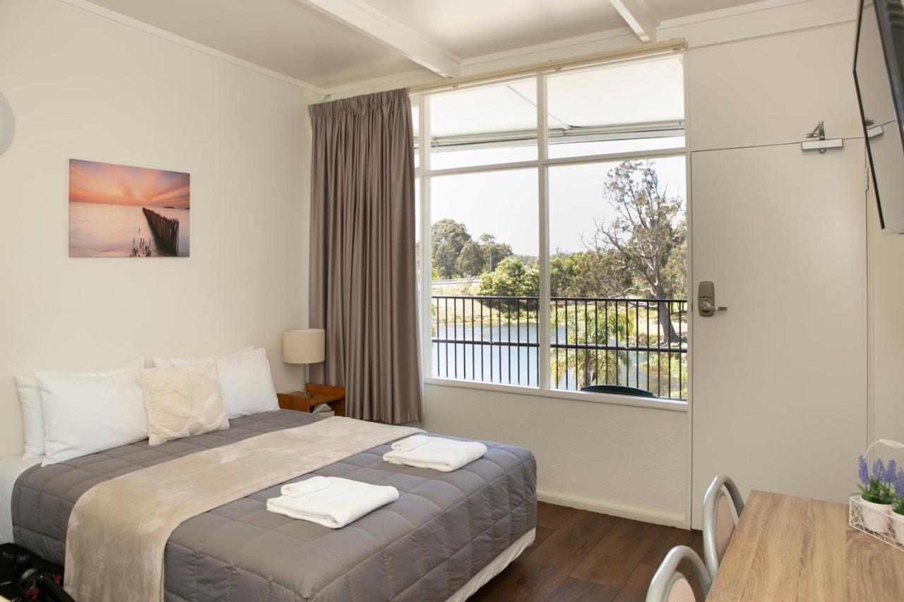 Rivers Apartments Motel Sale Gippsland Exterior photo